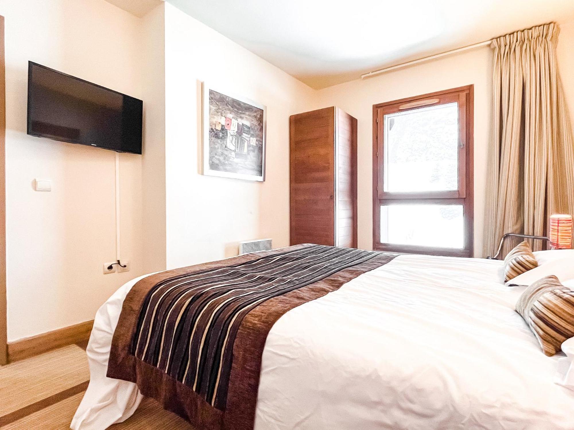Large One-Bedroom Apartment, Wheelchair Adapted, Les Terrasses D'Eos Флен Экстерьер фото