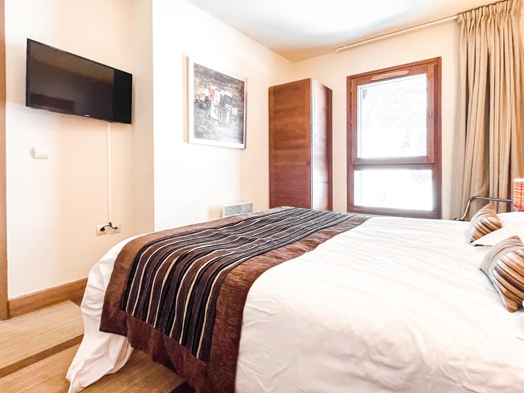 Large One-Bedroom Apartment, Wheelchair Adapted, Les Terrasses D'Eos Флен Экстерьер фото