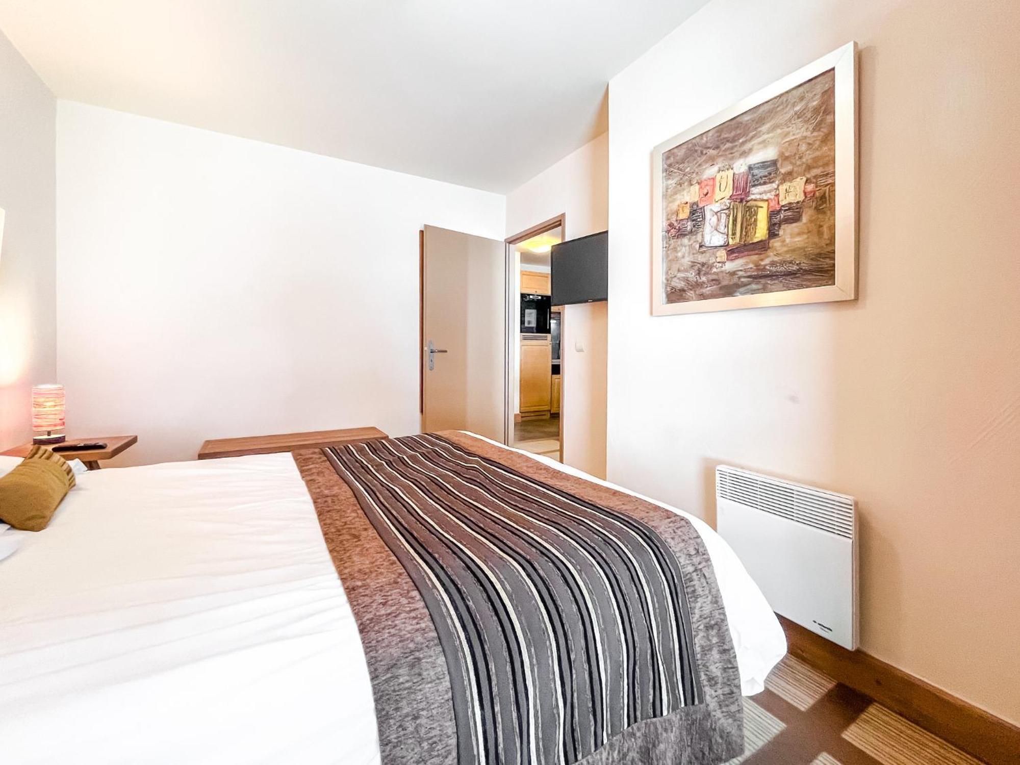 Large One-Bedroom Apartment, Wheelchair Adapted, Les Terrasses D'Eos Флен Экстерьер фото